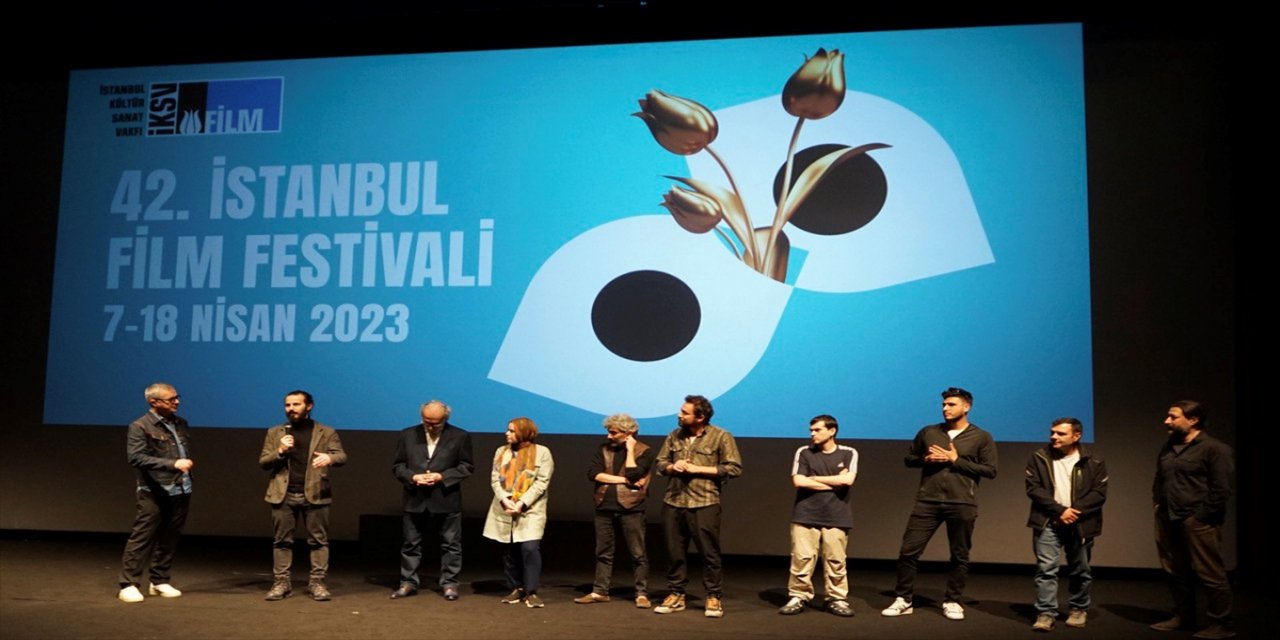 Bekir Bülbül'ün "Bir Tutam Karanfil" filminin Türkiye prömiyeri festivalde yapıldı
