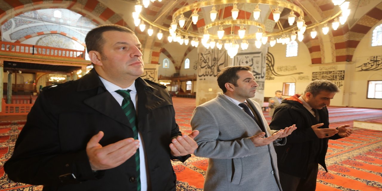 Depremde hayatını kaybeden turizm çalışanları için mevlit okutuldu.