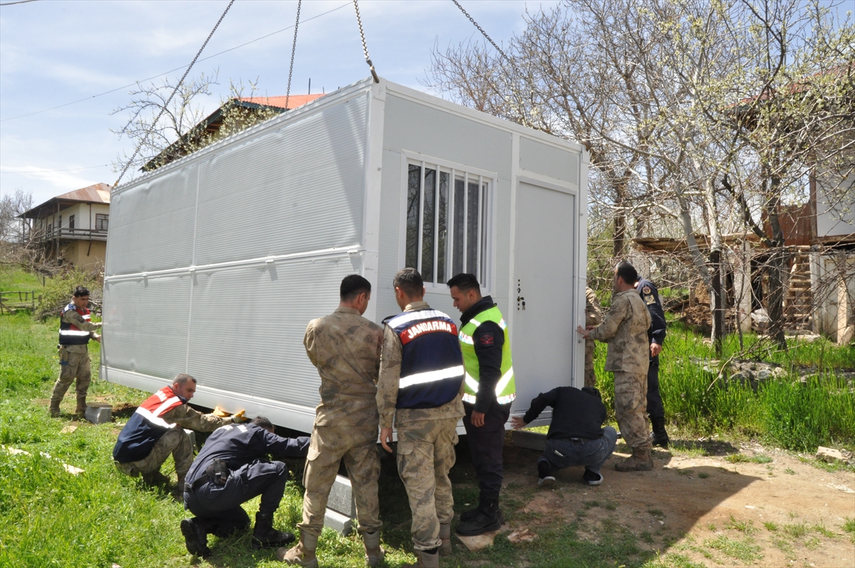 Afşin'de katlanabilir konteyner kurulumu başladı