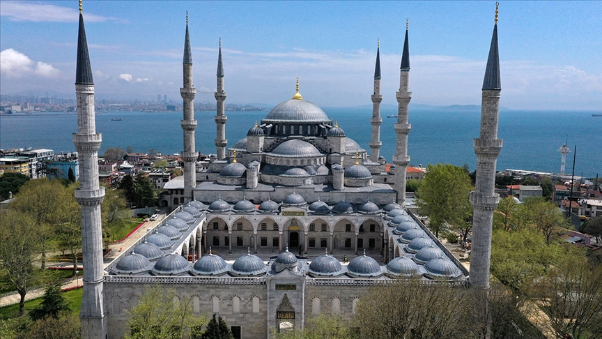 Cumhurbaşkanı Erdoğan, restorasyonu tamamlanan Sultanahmet Camii'nin açılışında konuştu