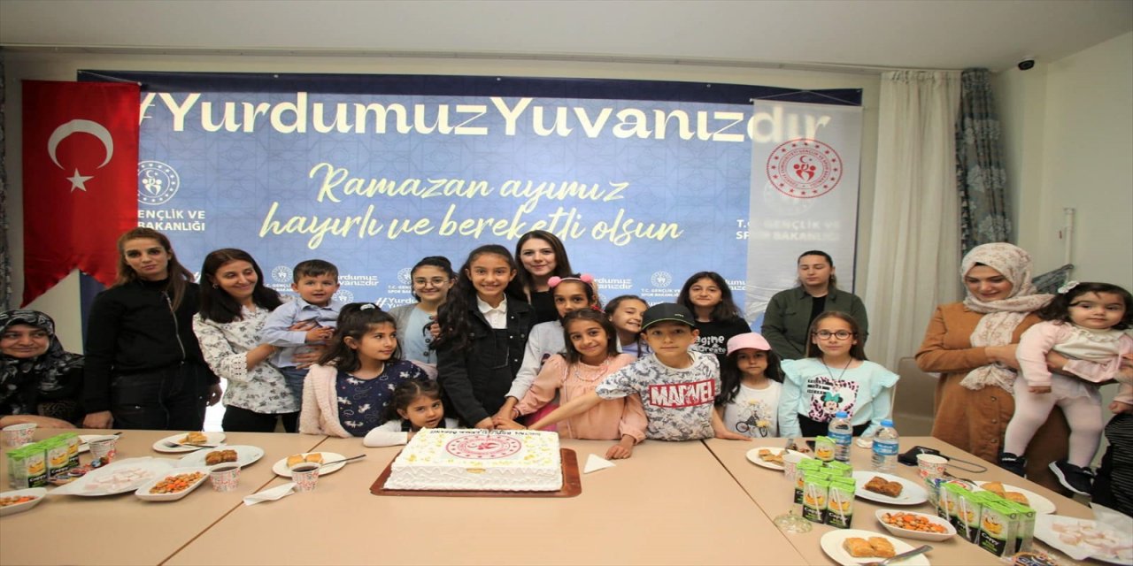 Amasya'da depremzedelerle bayramlaşma programı yapıldı.