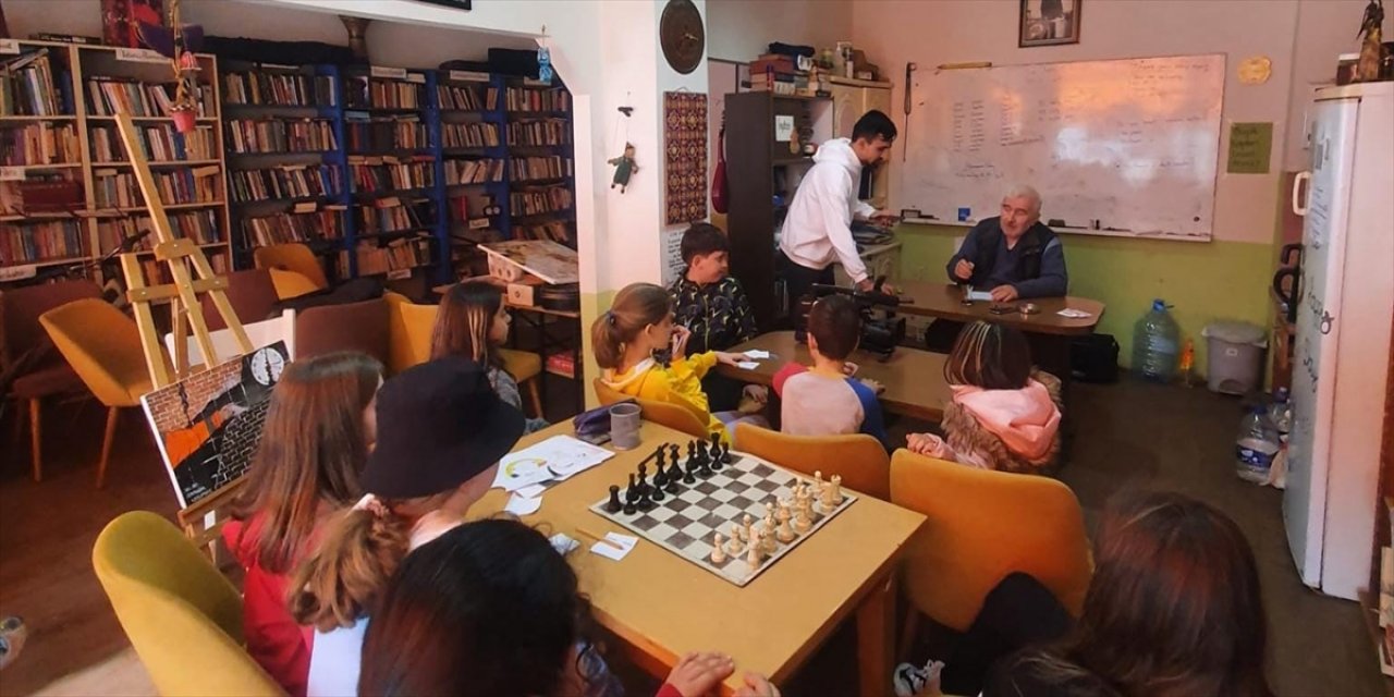 Afetzede çocukların 23 Nisan umudunu kısa filme taşındı.