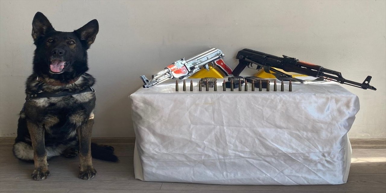 Bolu'da çantasında kalaşnikof bulunan yolcu gözaltına alındı