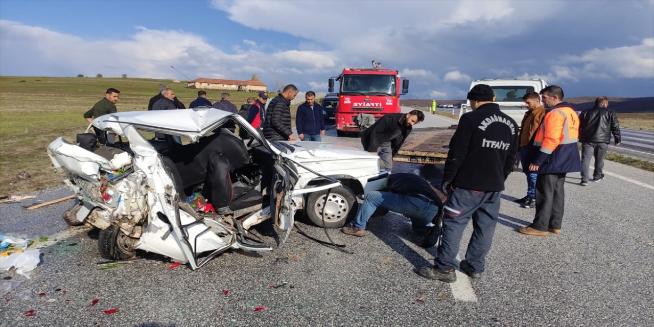 Yozgat'ta aynı bölgede meydana gelen iki trafik kazasında bir kişi öldü, 8 kişi yaralandı
