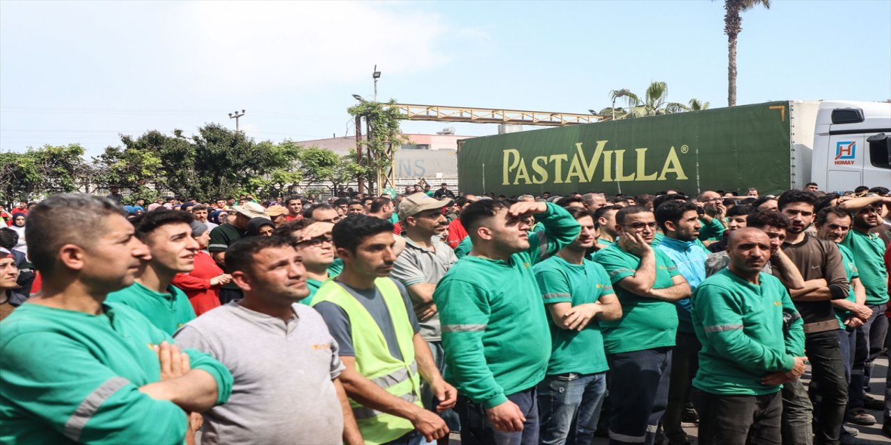 Hazine ve Maliye Bakanı Nebati, Mersin'de fabrika işçilerine hitap etti: