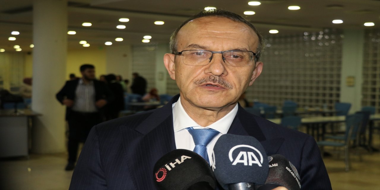 Kocaeli Valisi Yavuz, depremzedeleri ziyaret etti: