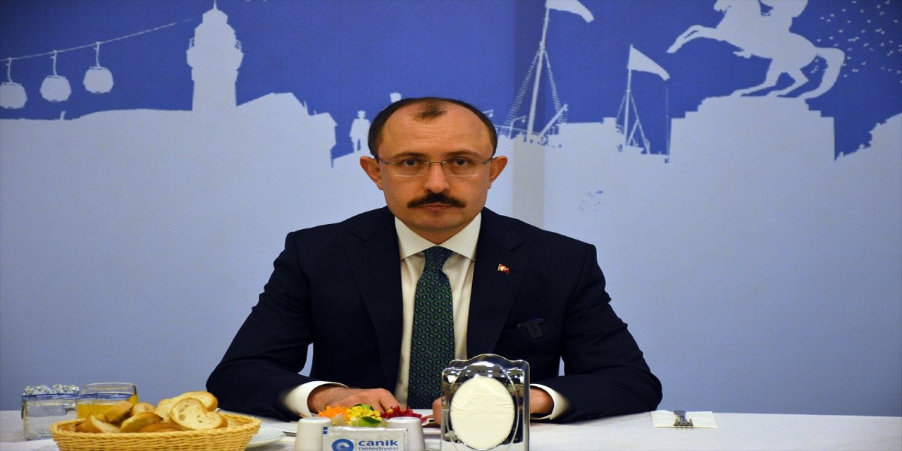 Ticaret Bakanı Muş, Samsun'da gazetecilerle bir araya geldi: