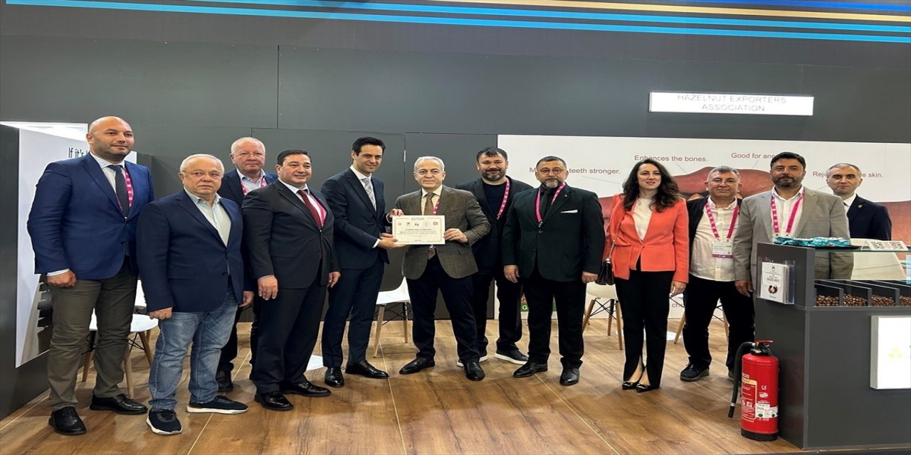 Türk fındığı Almanya'daki ISM 2023 Fuarı'nda tanıtıldı