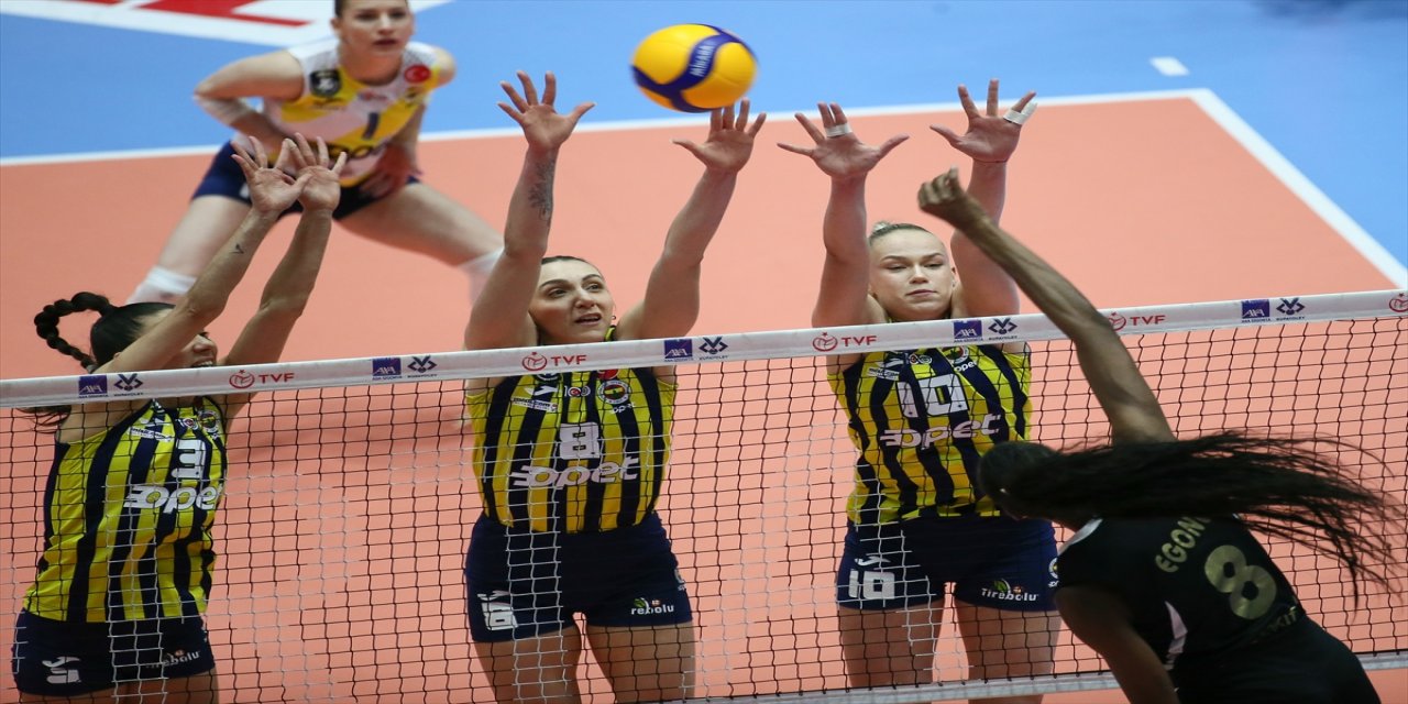 VakıfBank: 3 - Fenerbahçe Opet: 0