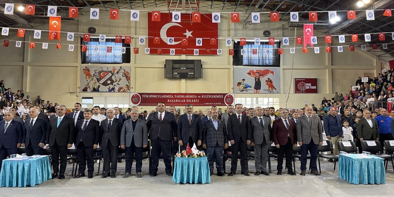 Gençlik ve Spor Bakanlığı Çorum'daki spor kulüplerine 7 milyon lira yardım yaptı.