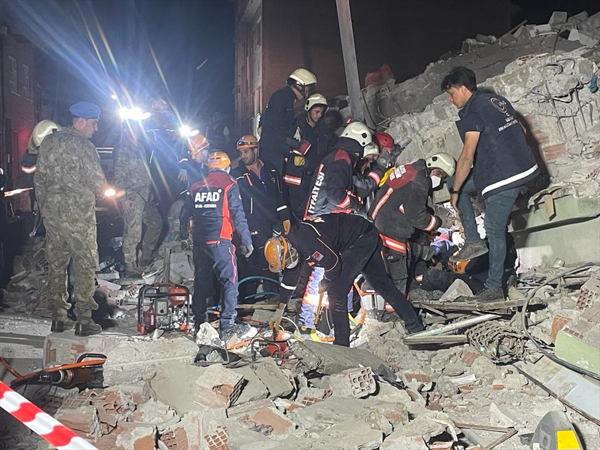 Malatya'da çöken binada 28 yaşındaki hurdacı öldü