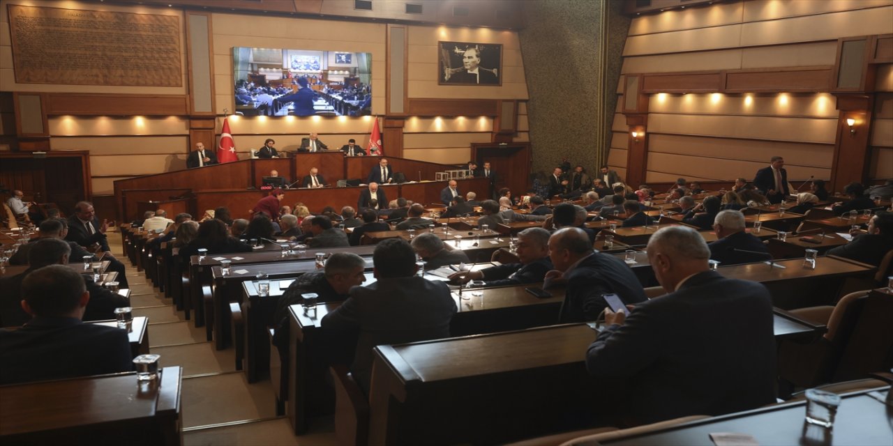 İBB Meclisi'nde "İBB 2022 Yılı Kesin Hesabı" kabul edildi.