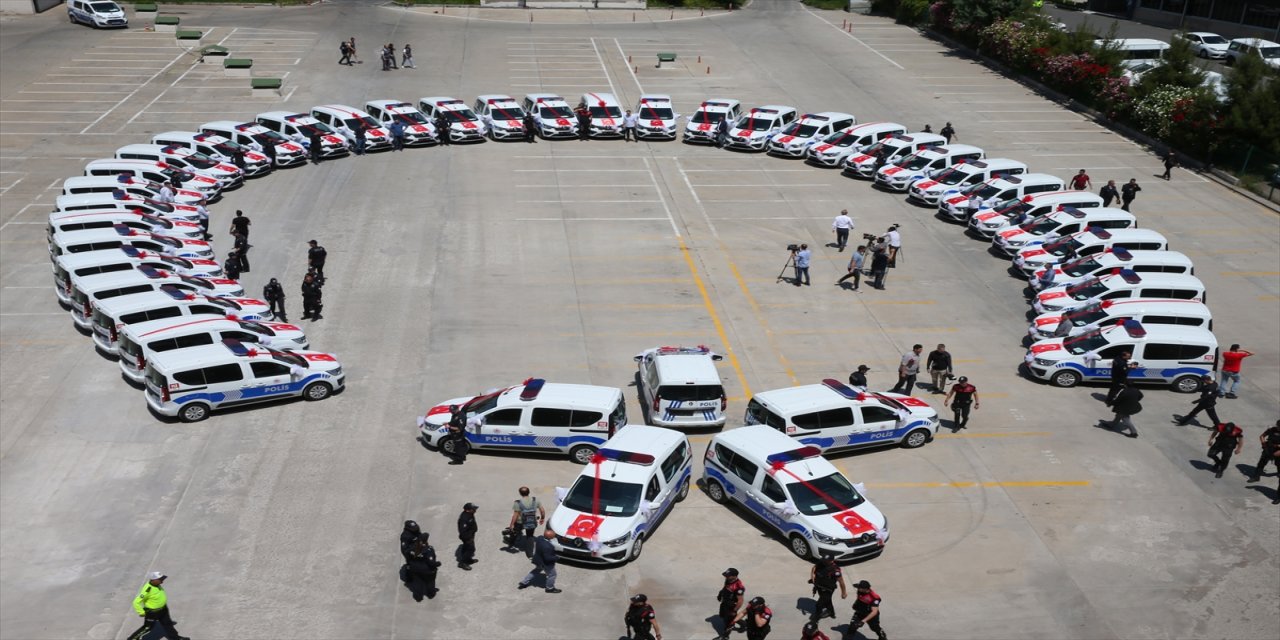 Diyarbakır Emniyet Müdürlüğüne 41 yeni araç tahsis edildi.