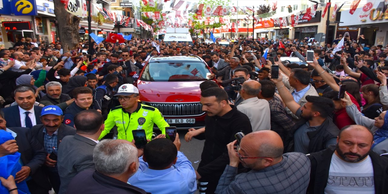 Türkiye'nin yerli otomobili Togg'a karşı Aksaray'da büyük ilgi.