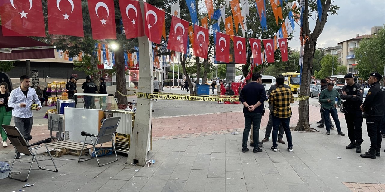 Gaziantep'te seçim çalışmalarında çıkan kavgada havaya ateş eden meclis üyesi gözaltına alındı