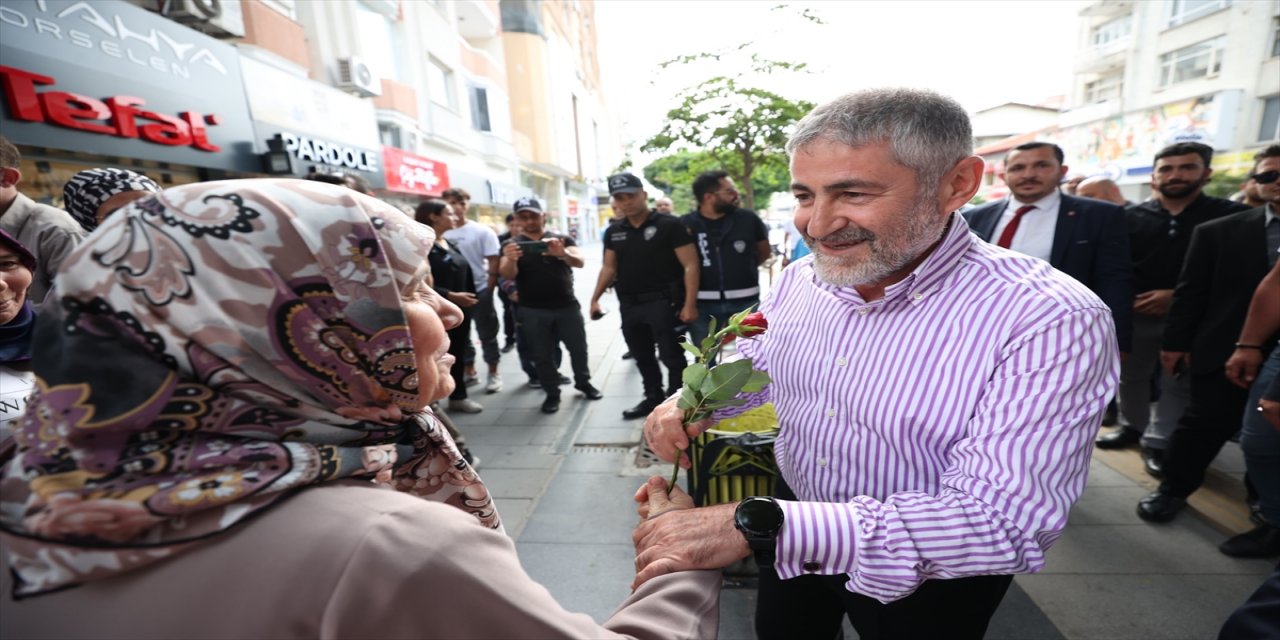Bakan Nebati Tarsus'ta esnafı ziyaret etti.