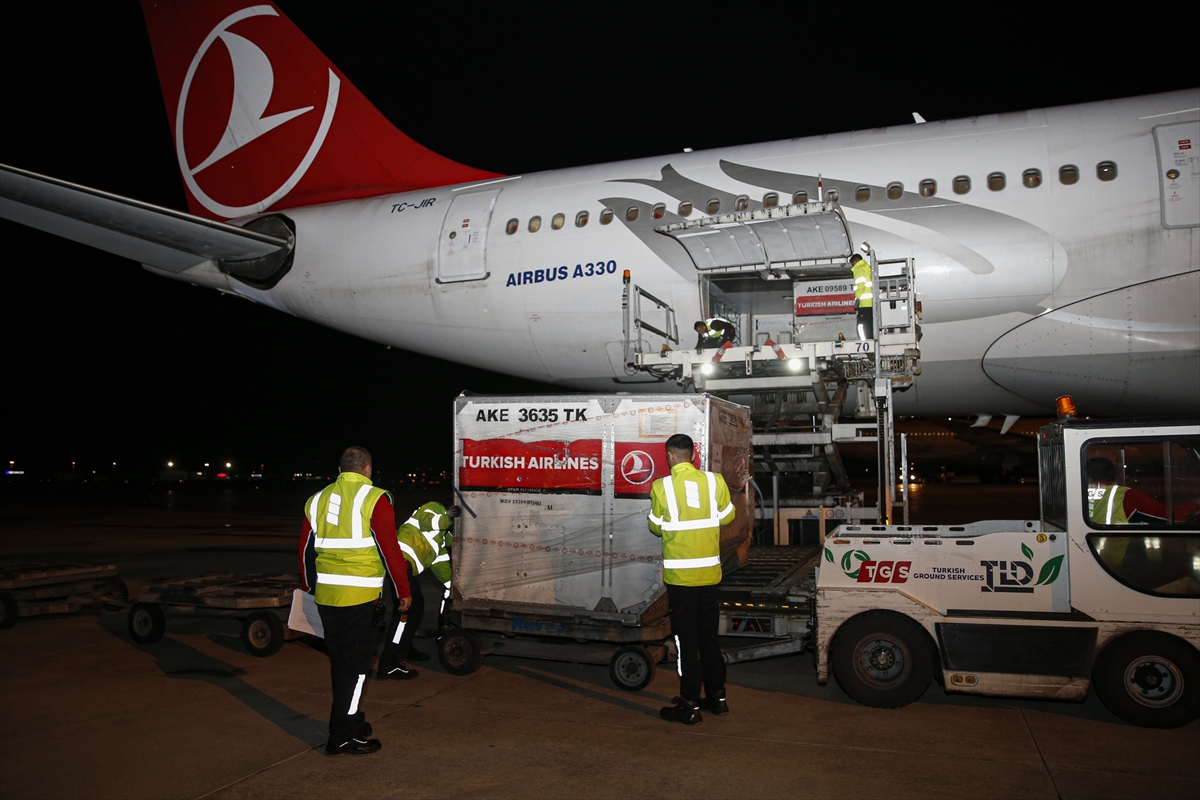 Yurt dışından Ankara'ya getirilen oylar ATO Congresium'a ulaştı