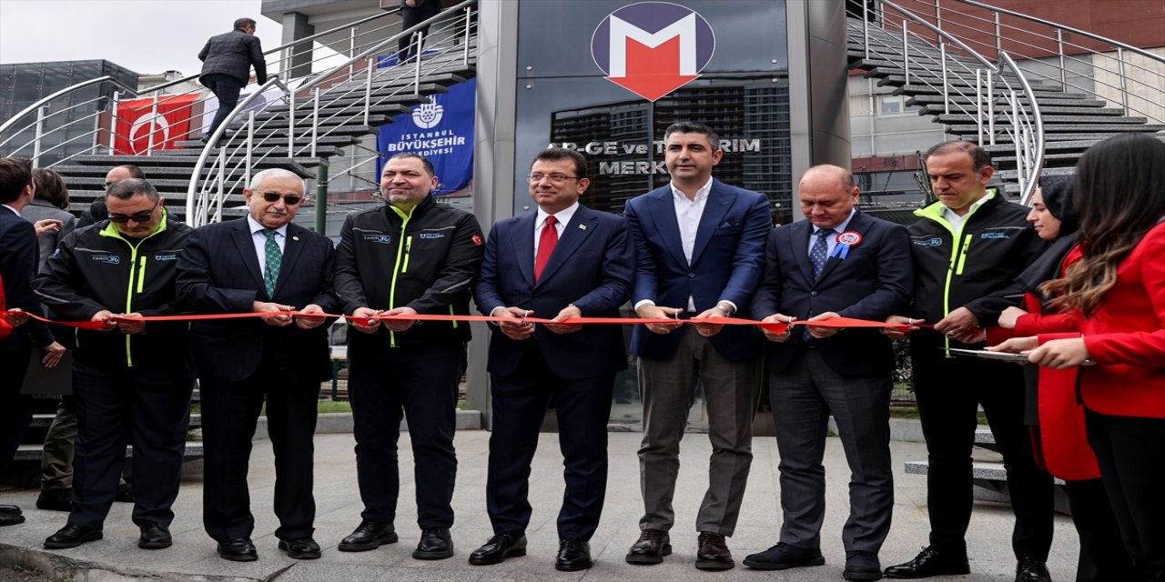 İBB'nin yerli tramvayı tören ile birlikte tanıtıldı.