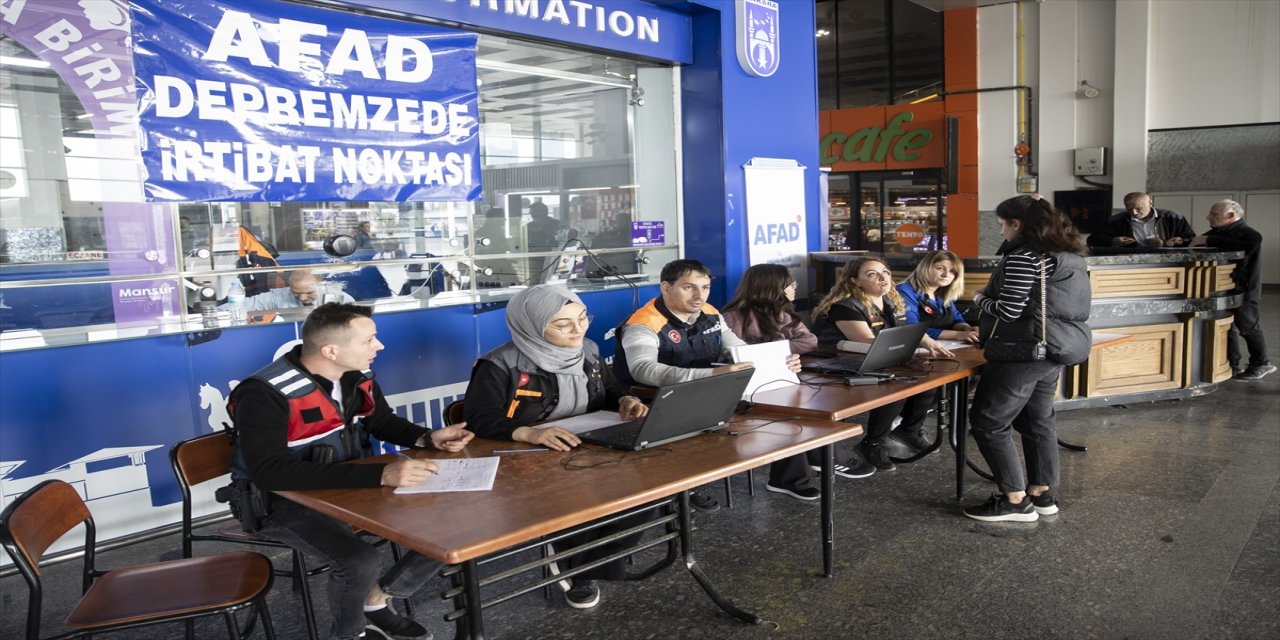 Başkentteki depremzede seçmenlere bilet masrafı desteği yapıldı.