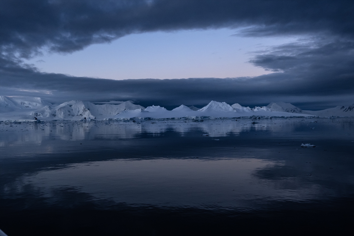 "Buzlar kıtası" Antarktika, bu yıl rekor seviyede erimeye devam ediyor
