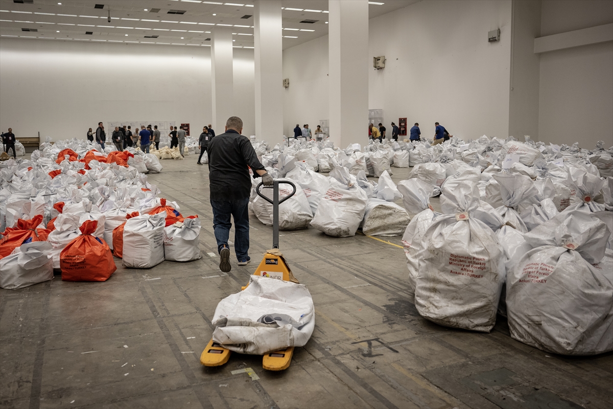 Yurt dışı temsilciliklerde kullanılan 1 milyon 817 bin oyun tasnifine başlandı