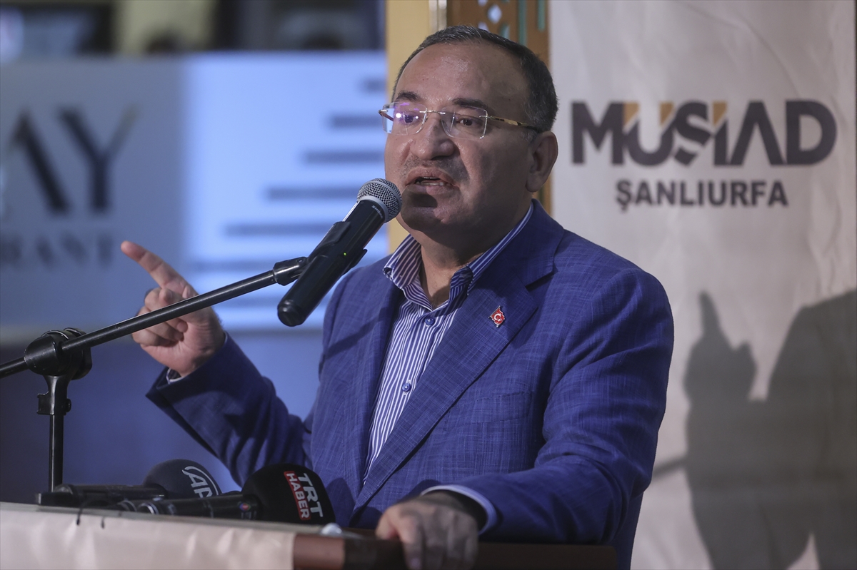 Adalet Bakanı Bozdağ, Şanlıurfa'da MÜSİAD üyeleriyle buluştu