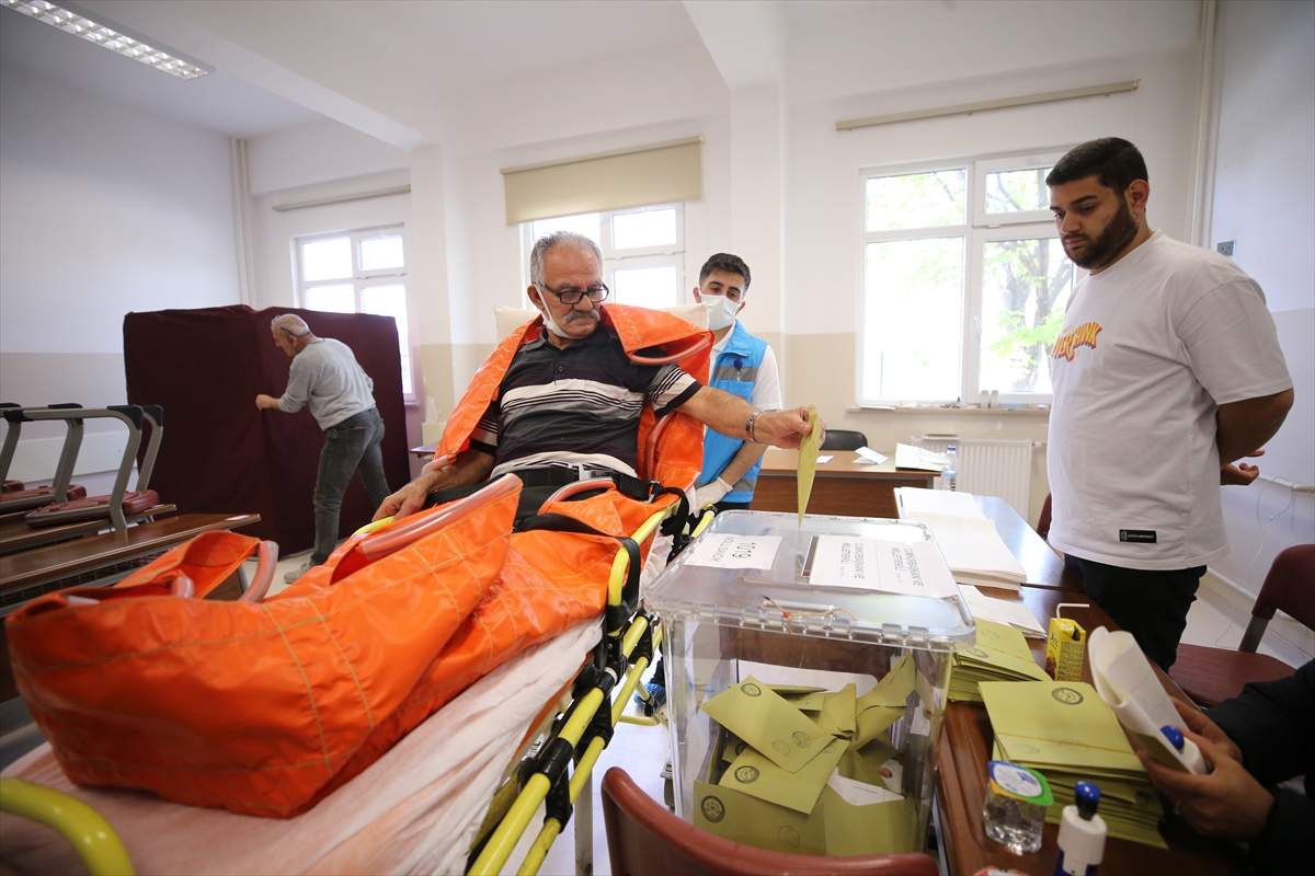 Oyunu sedyede kullandı