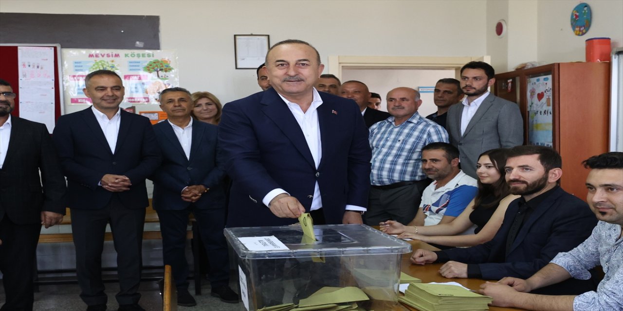 Bakan Çavuşoğlu oyunu kullandı.