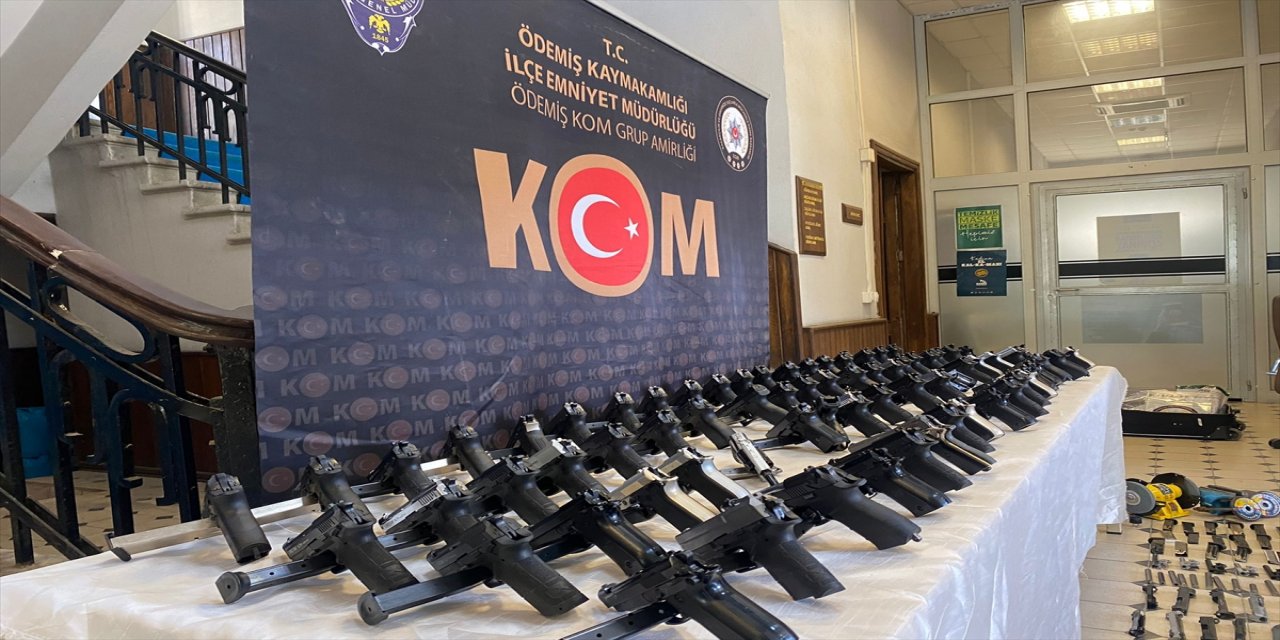 İzmir'de silah imalatında kullanılan malzemeler bulundu.