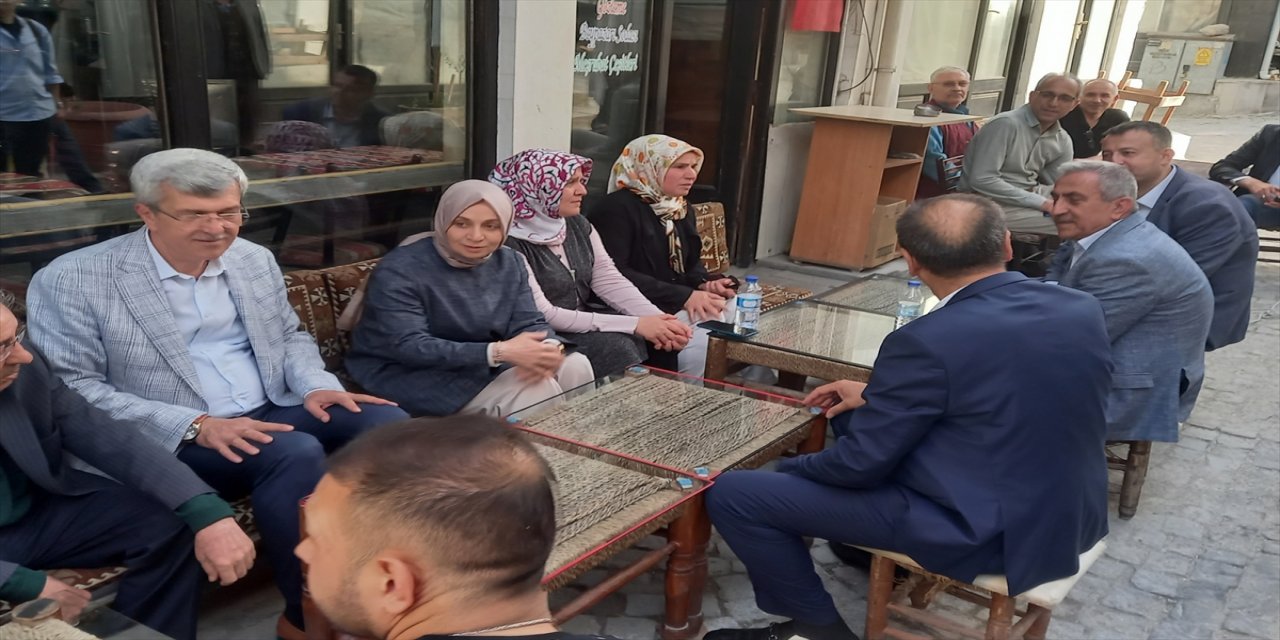 AK Parti'li Leyla Şahin Usta, Beypazarı'nda esnafı ziyaret etti: