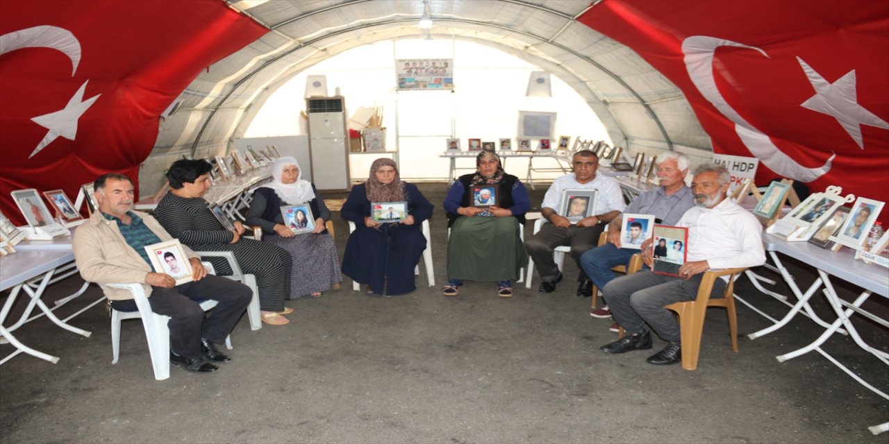 Diyarbakır annelerinin oturma eylemi kararlılıkla sürüyor