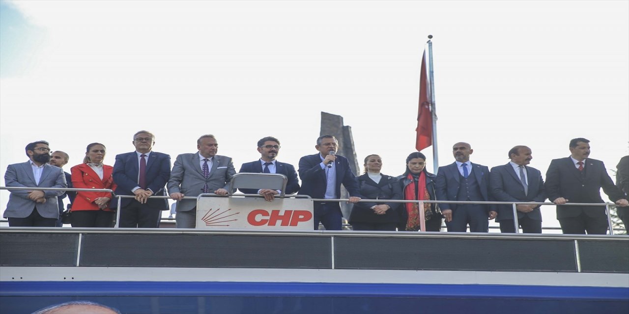 CHP Grup Başkanvekili Uşak'ta vatandaşlarla bir araya geldi.