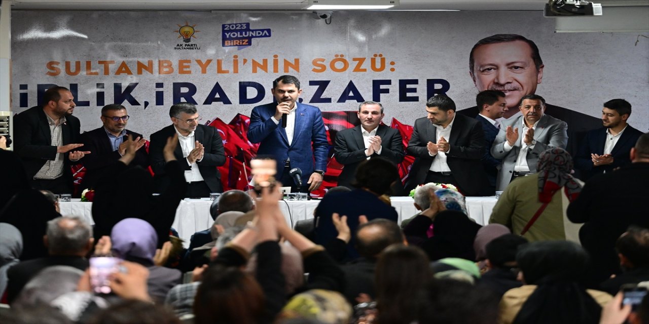 Bakan Kurum, Sultanbeyli İlçe Başkanlığını ziyaret etti.