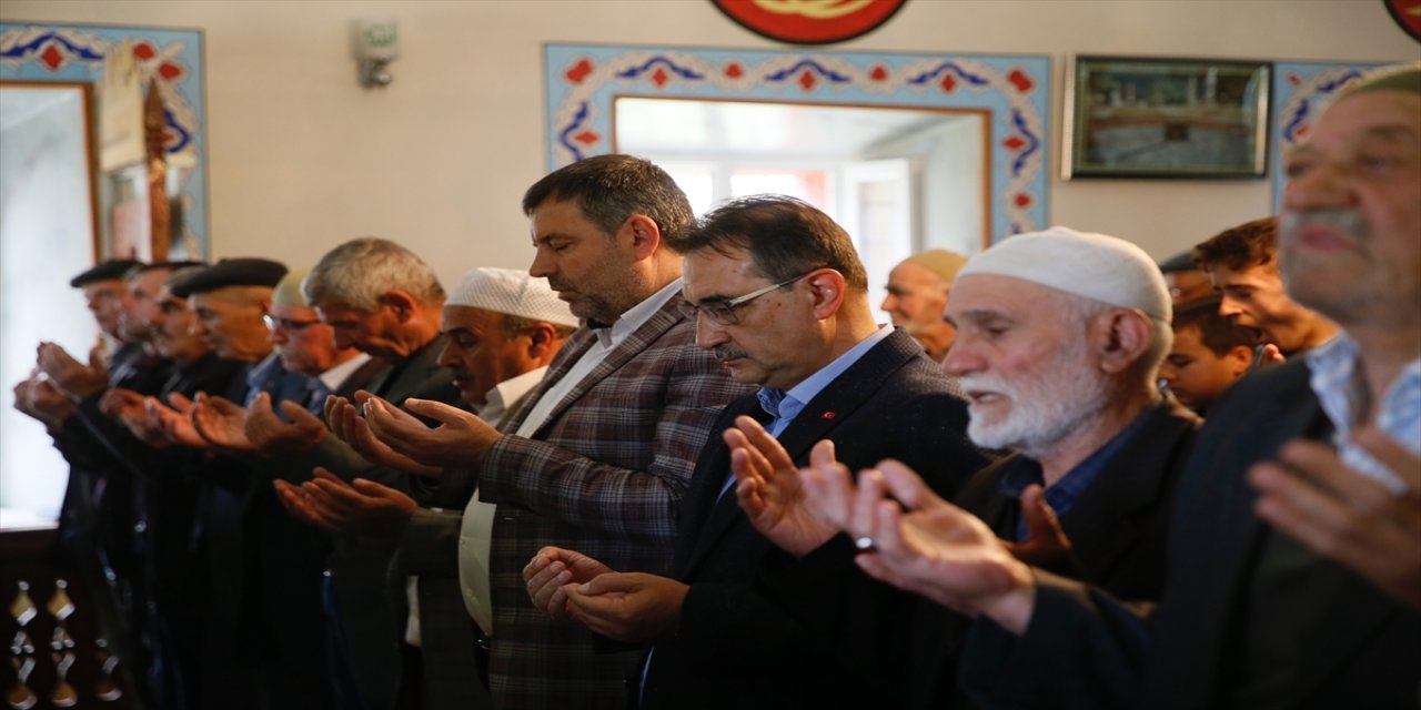 Bakan Dönmez, Eskişehir'in Alpu ilçesinde vatandaşlara hitap etti: