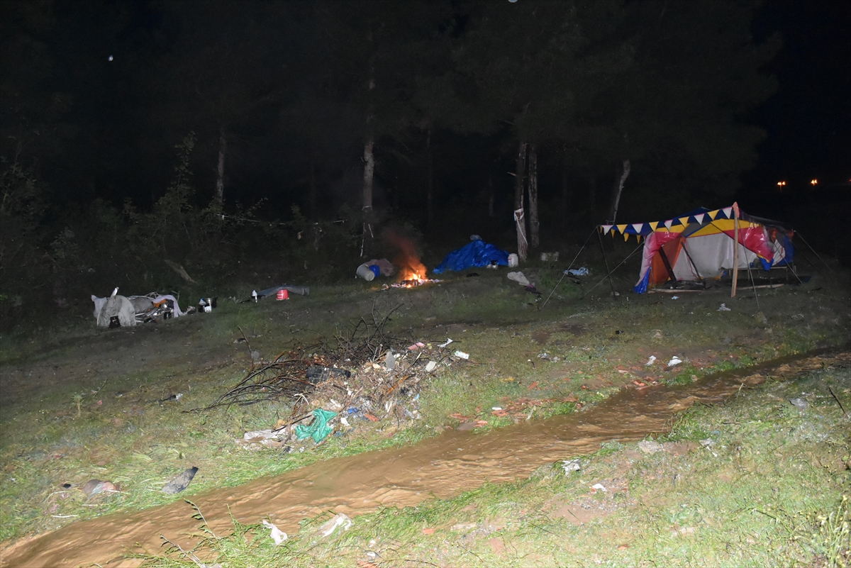Sinop’ta sağanak su baskınlarına neden oldu