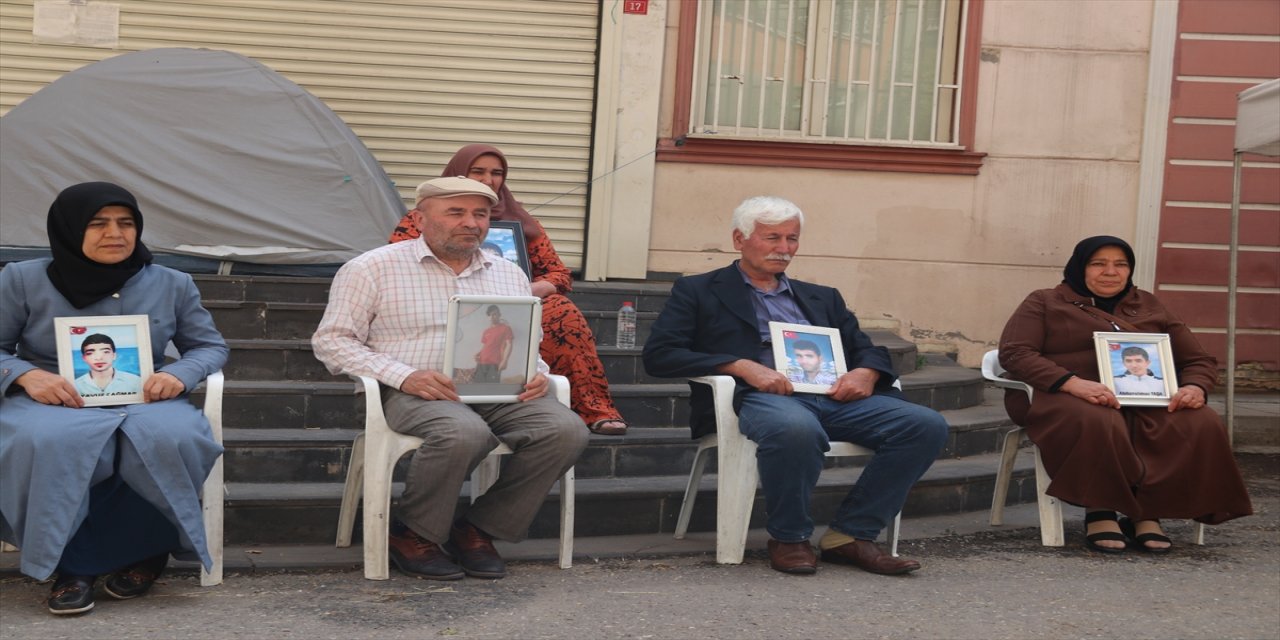 Diyarbakır anneleri evlatlarına kavuşmak istiyor.