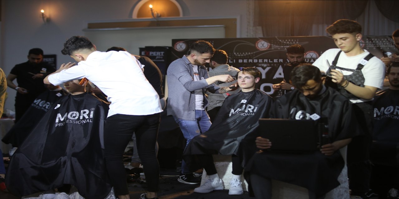 Kırklareli'nde berber ve kuaförler en iyi saç kesimi için yarıştı.