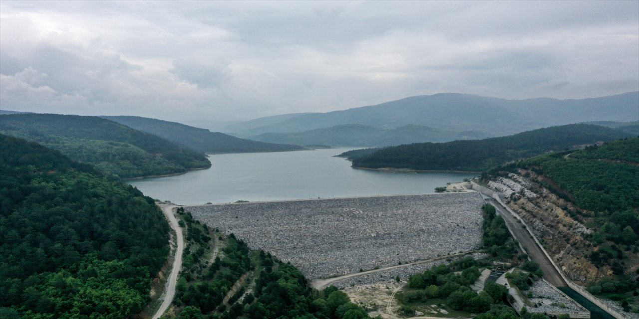 Kışı kurak geçiren Bursa bahar yağmurları ile birlikte su sorunu kalmadı.