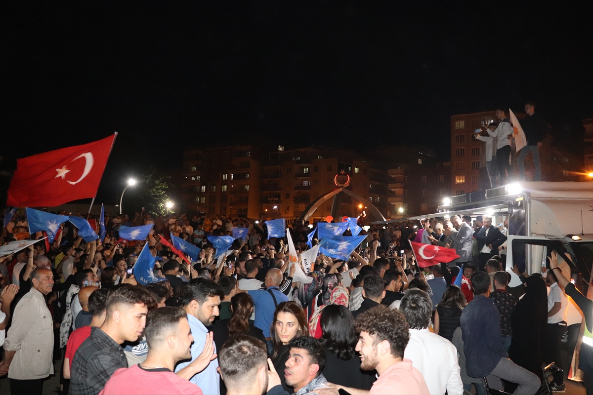 Cumhurbaşkanı Erdoğan'ın seçim başarısı kutlanıyor