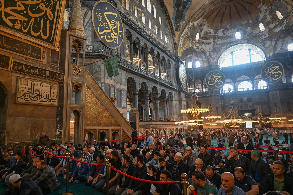 Ayasofya-i Kebir Cami-i Şerifi'nde İstanbul'un fethi için mevlit okutuldu