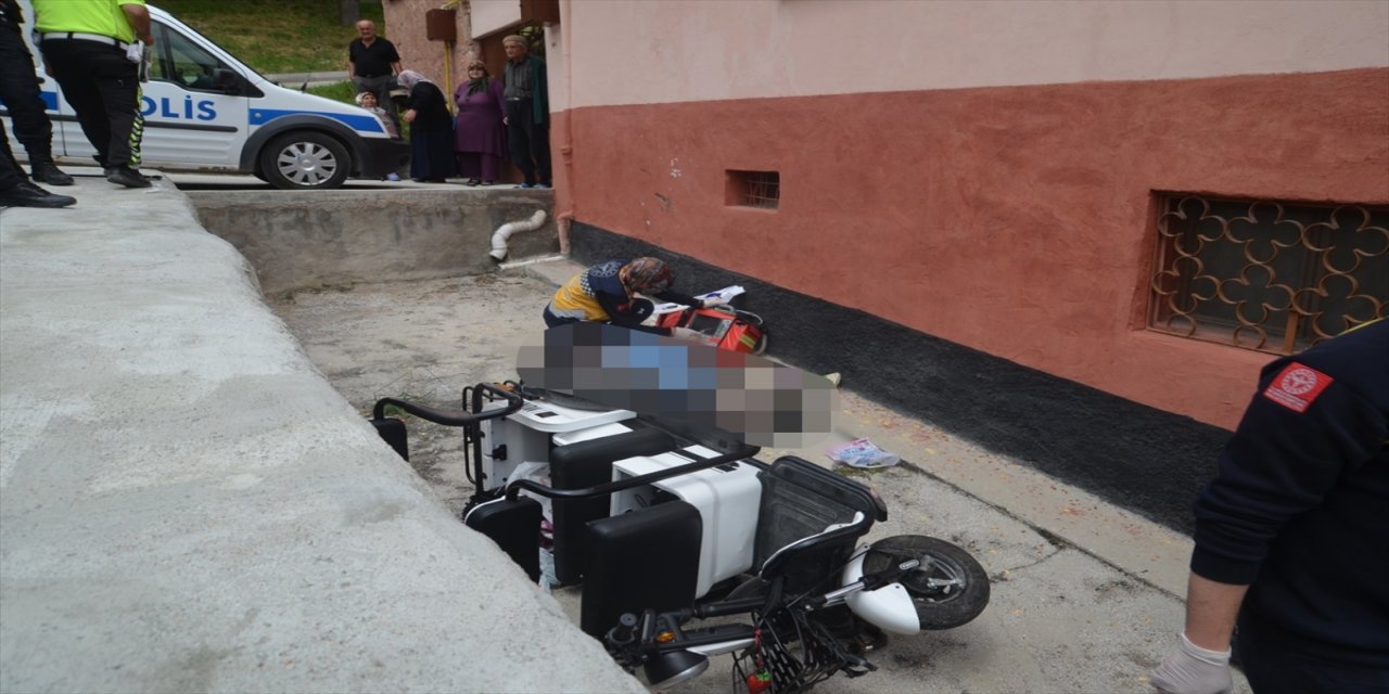 Kütahya'da devrilen elektrikli bisikletin sürücüsü öldü, eşi yaralandı