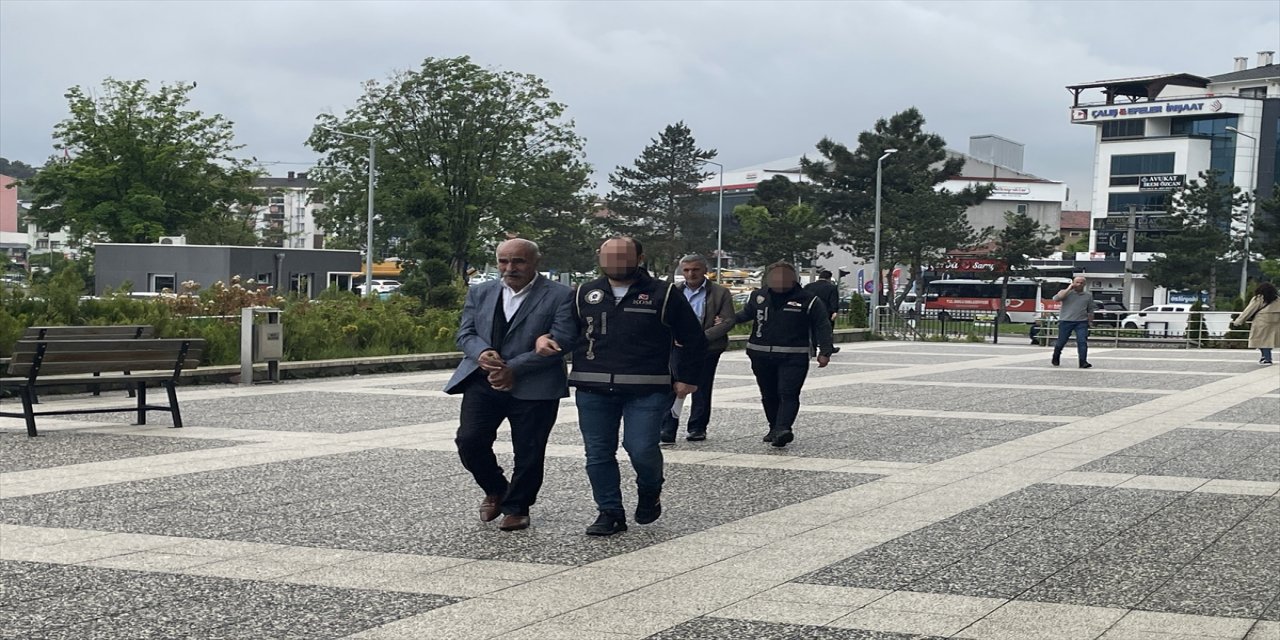 Bolu'da yolcu otobüsünde kurusıkıdan çevrilme 18 tabanca ele geçirildi