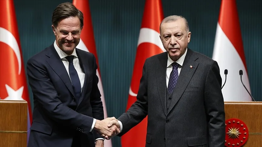 Hollanda Başbakanı Rutte'den Cumhurbaşkanı Erdoğan'a tebrik telefonu