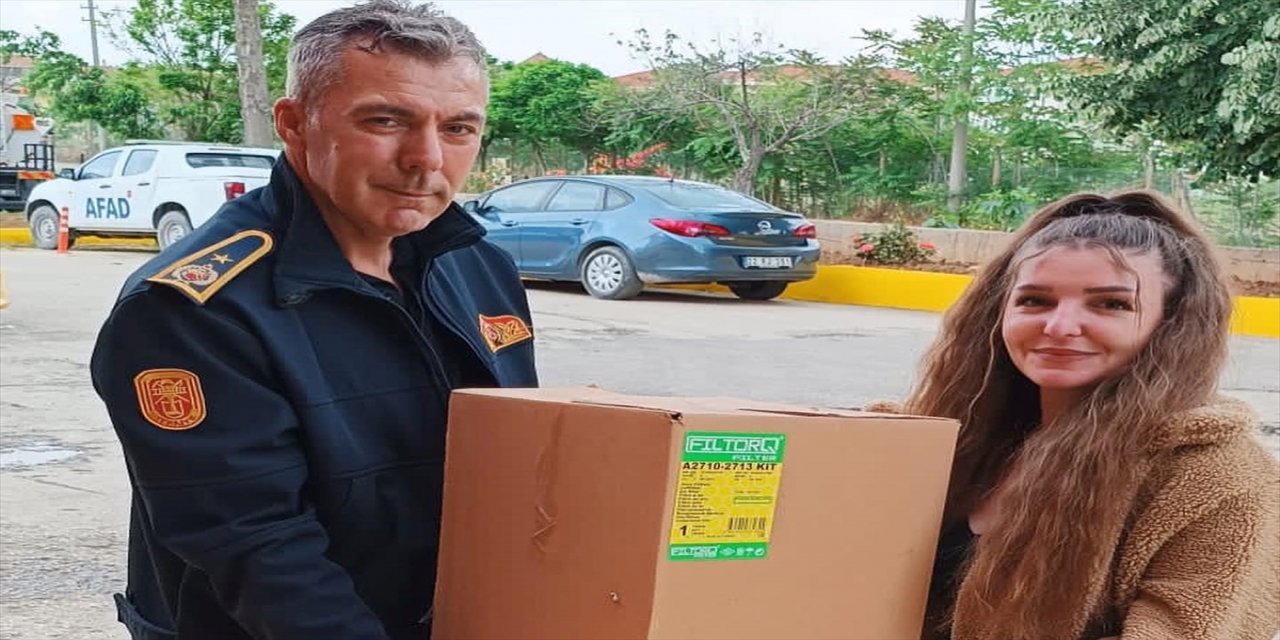 Edirne'de aracın motoruna sıkışan kediyi, kurtarma çalışmalarını izleyen hayvansever sahiplendi