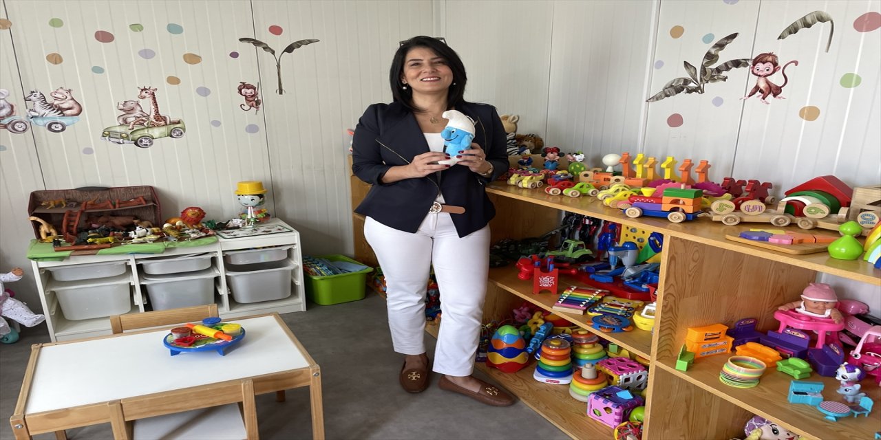 Hatay'da depremzedeler için psikoterapi alanı açıldı.