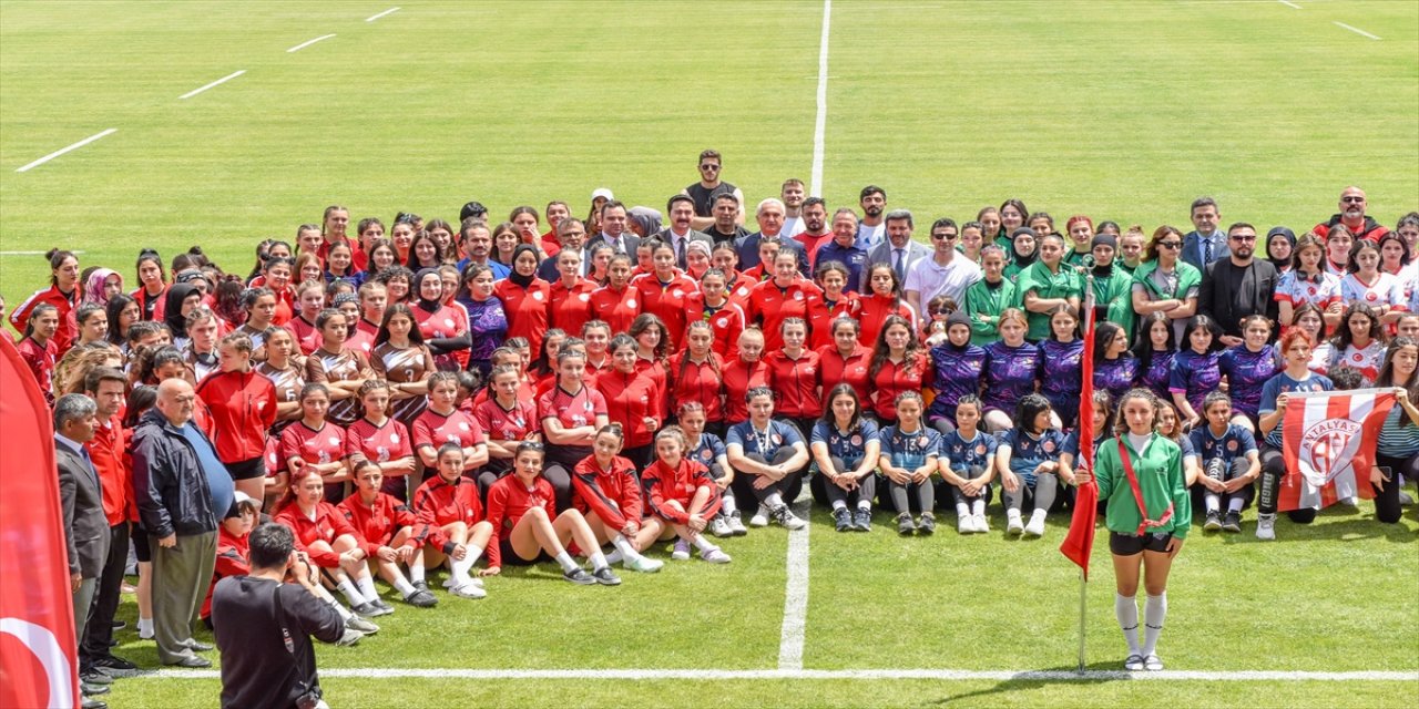 Kadınlar Ragbi Türkiye Birinciliği başladı.