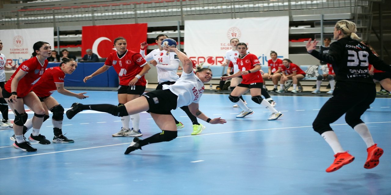 Kastamonu Belediyespor: 32 Konyaaltı Belediyespor: 30