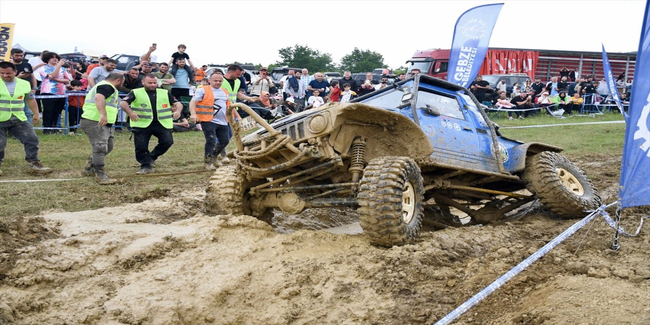 Off-road tutkunları kıyasıya mücadele etti.