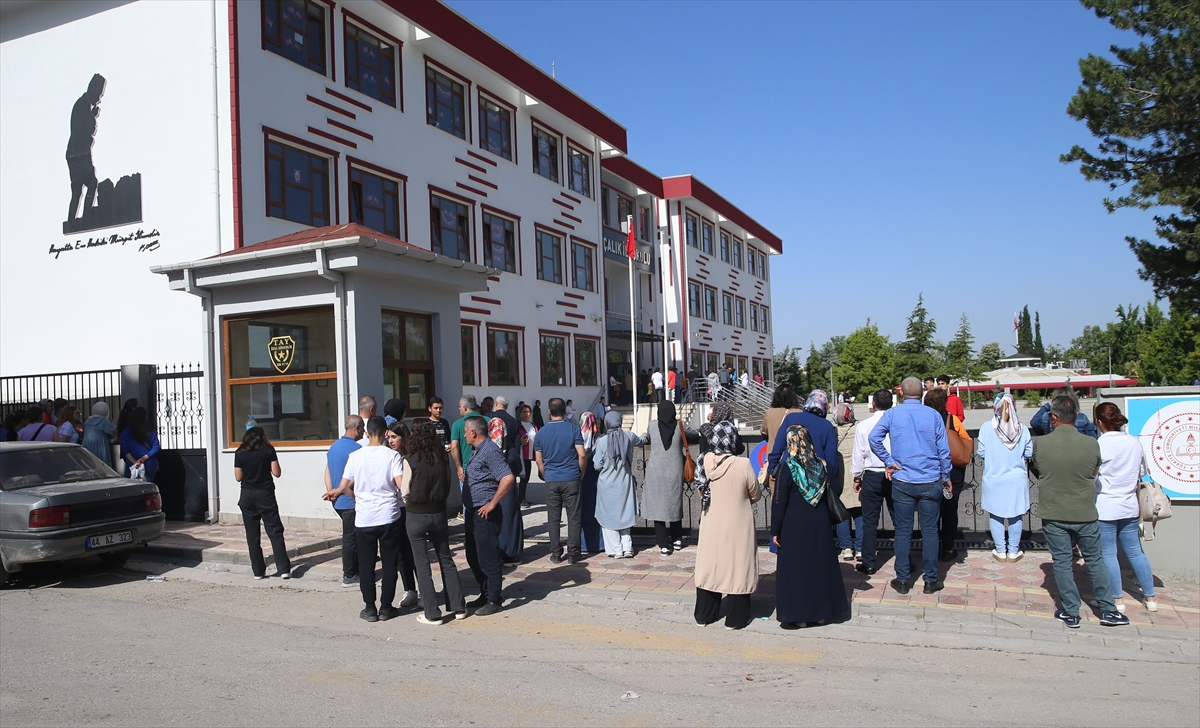 LGS merkezi sınavı başladı