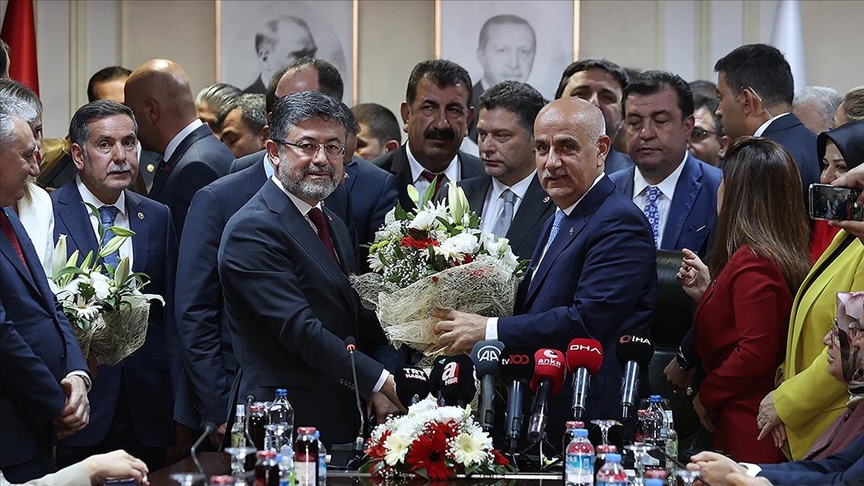 Tarım ve Orman Bakanı İbrahim Yumaklı, görevi Vahit Kirişci'den devraldı